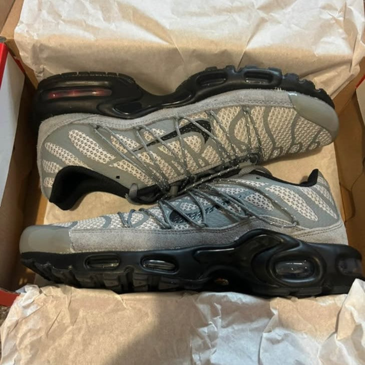Nike Air Max – Size 8 – Brand New Condition